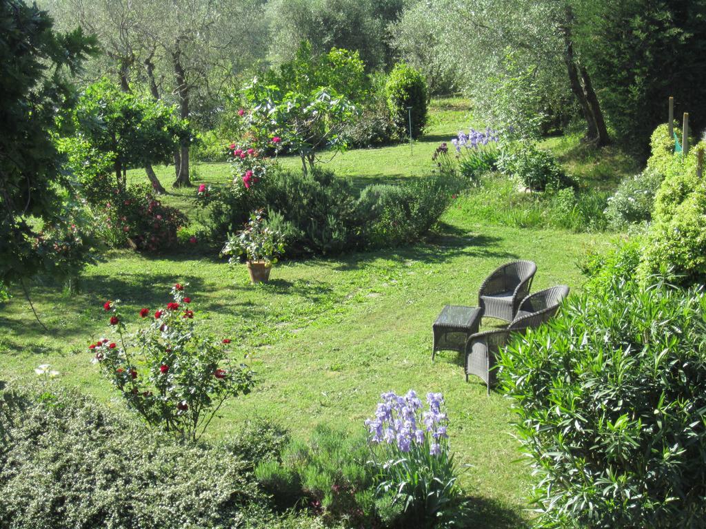 A Casa Di Lizzy B&B Monte Lopio Bagian luar foto